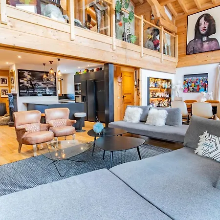 Stylish With A Swimming Pool And Hot Tub *