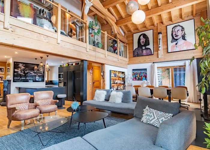 Stylish Chalet With A Swimming Pool And Hot Tub Chamonix