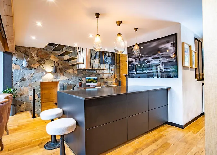 木屋 Stylish With A Swimming Pool And Hot Tub *