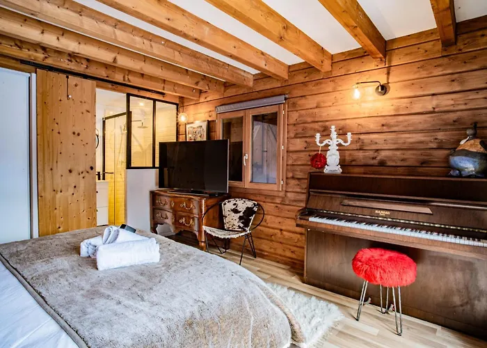 Stylish Chalet With A Swimming Pool And Hot Tub * Chamonix
