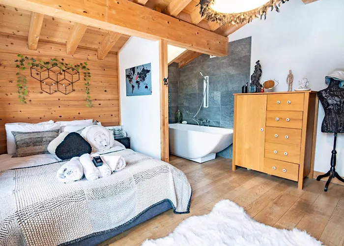 Stylish Chalet With A Swimming Pool And Hot Tub Chamonix