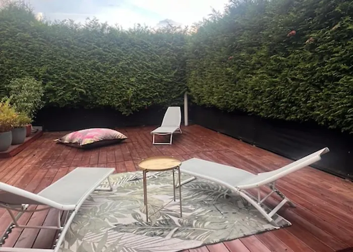 Stylish With A Swimming Pool And Hot Tub 霞慕尼